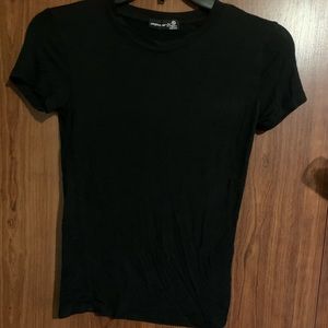 Popular 21 Black tee.